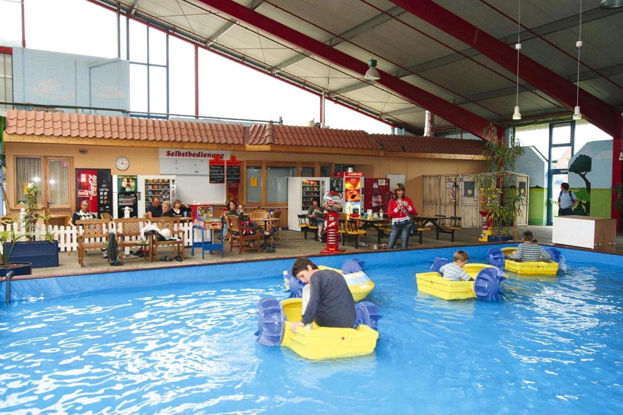 Apartment In Burhave With A Shared Pool Eksteriør billede